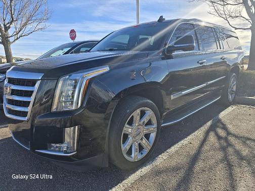 2017 Cadillac Escalade ESV Luxury