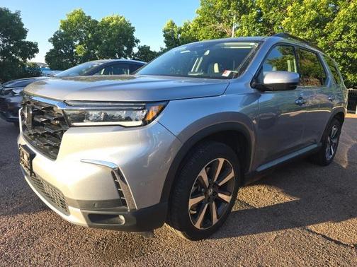 2025 Honda Pilot Touring 8-Passenger