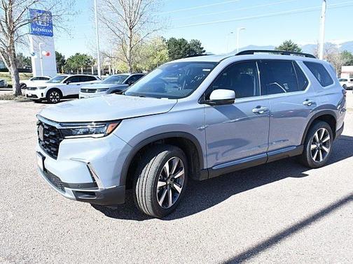 2025 Honda Pilot Touring 8-Passenger