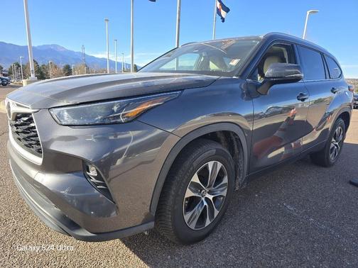 2022 Toyota Highlander XLE