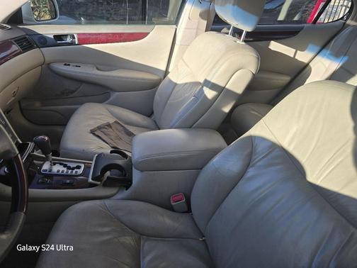 2004 Lexus ES 330 Base