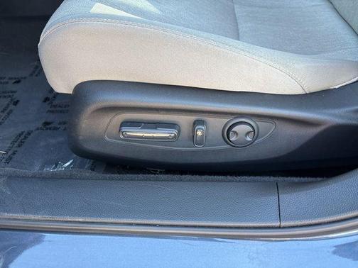 Meteorite Gray Metallic 2025 Honda Accord SE