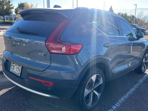 2023 Volvo XC40 B5 Plus Bright Theme