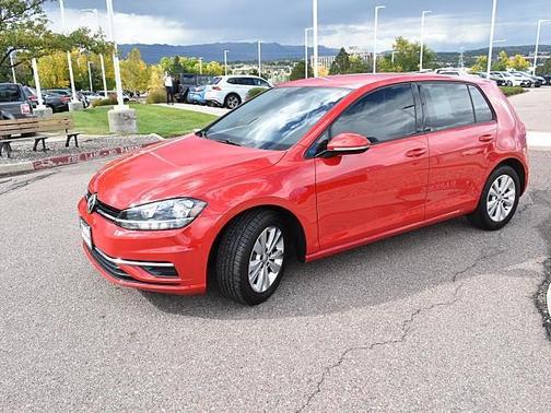 2018 Volkswagen Golf TSI S