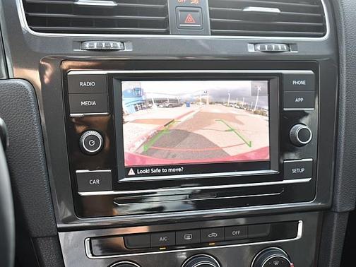 2018 Volkswagen Golf TSI S