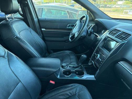 SHADOW BLACK 2016 Ford Explorer Limited