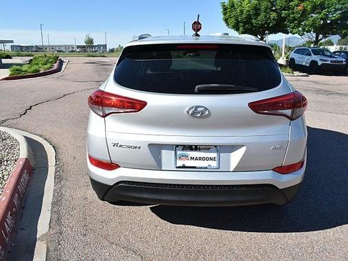 2016 Hyundai TUCSON SE