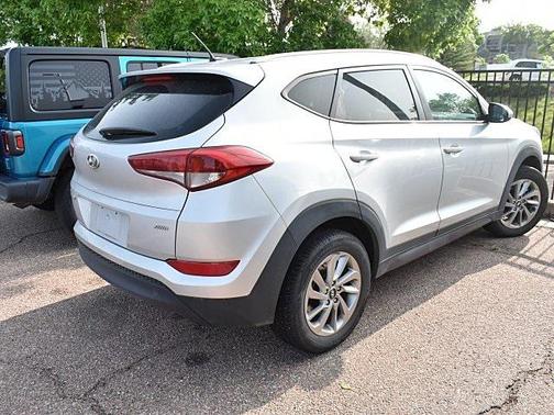2016 Hyundai TUCSON SE