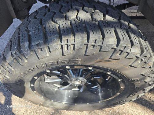 Brilliant Black Crystal Pearlcoat 2018 RAM 2500 Lone Star Crew Cab 4x4 6'4' Box