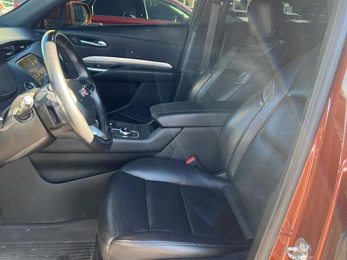2021 Cadillac XT4 Premium Luxury