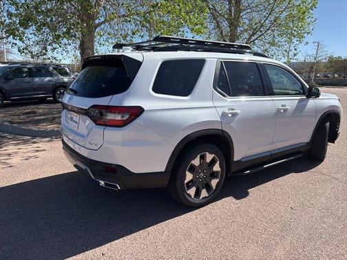 Platinum White Pearl 2026 Honda Pilot Elite