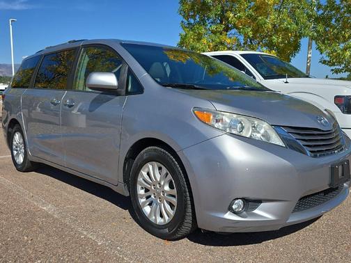 2015 Toyota Sienna XLE