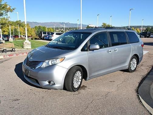 2015 Toyota Sienna XLE