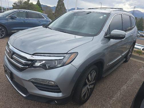 Lunar Silver Metallic 2018 Honda Pilot Touring
