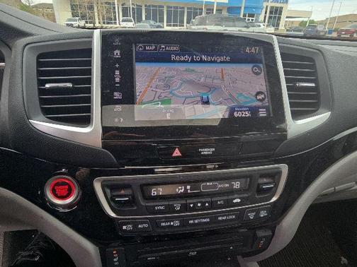 Lunar Silver Metallic 2018 Honda Pilot Touring