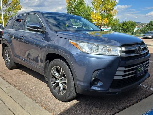 2019 Toyota Highlander LE