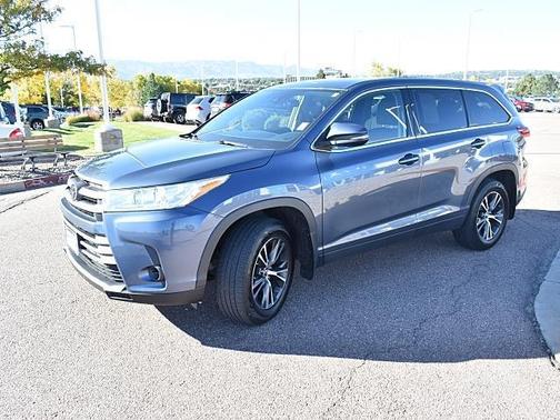 2019 Toyota Highlander LE