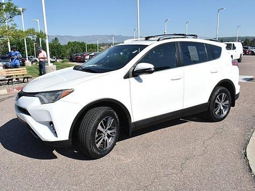 2017 Toyota RAV4 XLE