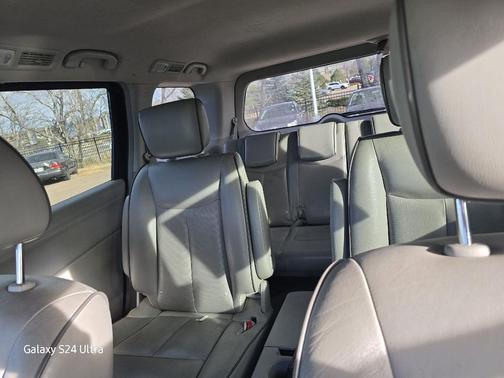 2013 Nissan Quest SV