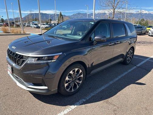 2024 Kia Carnival EX