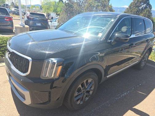 Ebony Black 2023 Kia Telluride LX
