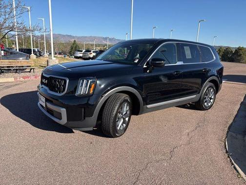 Ebony Black 2023 Kia Telluride LX