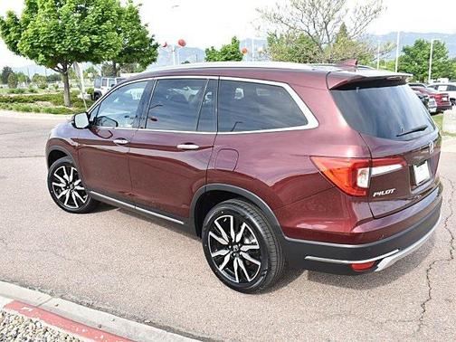 2022 Honda Pilot Touring 8-Passenger