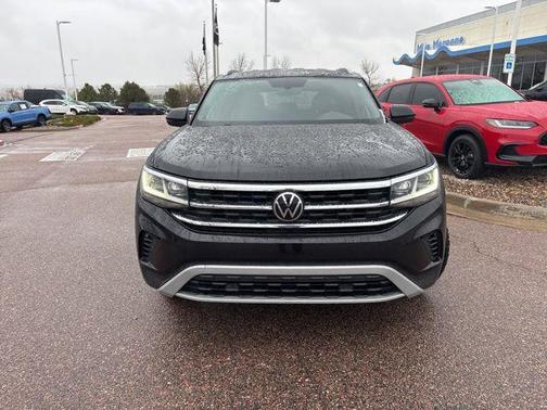 Deep Black 2020 Volkswagen Atlas Cross Sport 2.0T SE