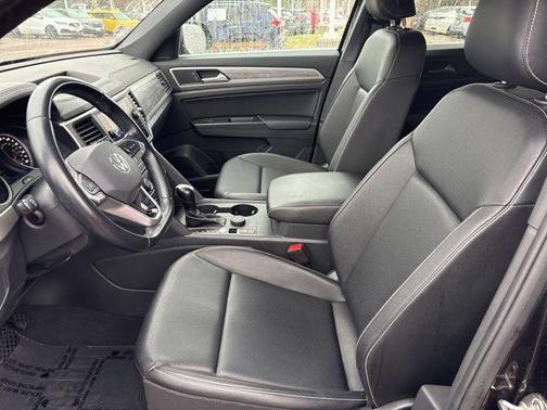 Deep Black 2020 Volkswagen Atlas Cross Sport 2.0T SE