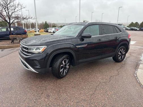 Deep Black 2020 Volkswagen Atlas Cross Sport 2.0T SE