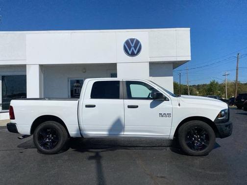 2024 RAM 1500 Classic Warlock Crew Cab 4x2 5'7' Box