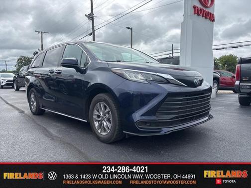 2022 Toyota Sienna LE