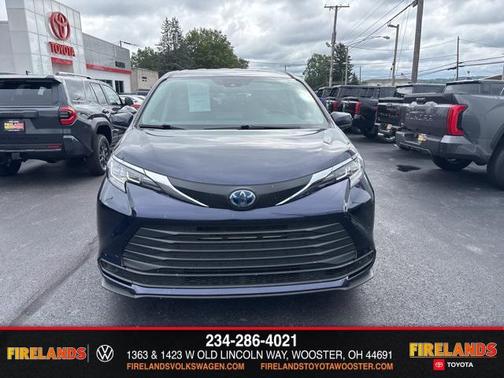 2022 Toyota Sienna LE
