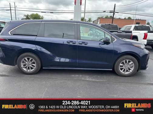 2022 Toyota Sienna LE