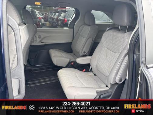 2022 Toyota Sienna LE