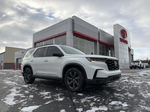 2023 Honda Pilot AWD Sport