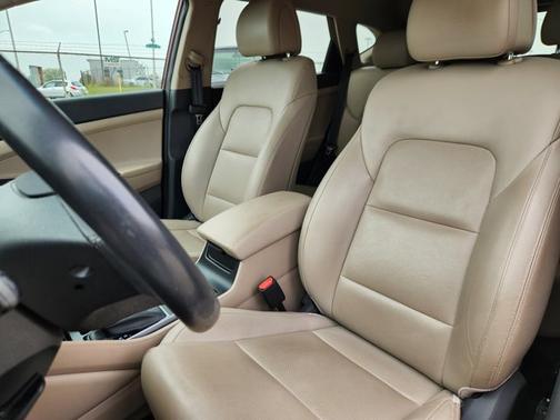 2017 Hyundai TUCSON SE Plus
