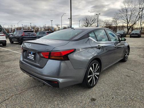 2022 Nissan Altima 2.5 SR