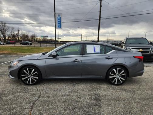 2022 Nissan Altima 2.5 SR