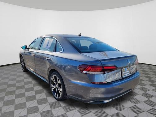 2022 Volkswagen Passat 2.0T SE