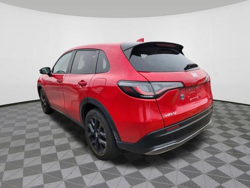R 81/Milano Red 2024 Honda HR-V Sport