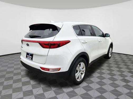 Clear White 2019 Kia Sportage LX