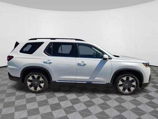 Platinum White Pearl 2026 Honda Pilot Elite