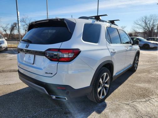 2023 Honda Pilot Elite