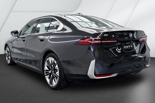 2025 BMW i5 xDrive40