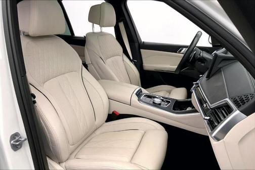 2024 BMW X5 M60i