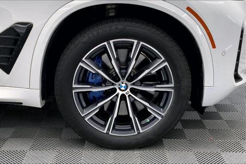 2024 BMW X5 M60i