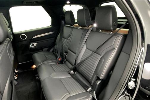 2025 Land Rover Discovery P300 Dynamic SE