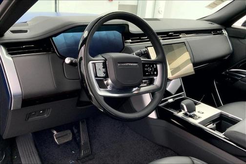 2025 Land Rover Range Rover P550e Autobiography