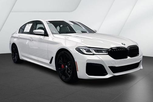 Alpine White 2023 BMW 540 i xDrive
